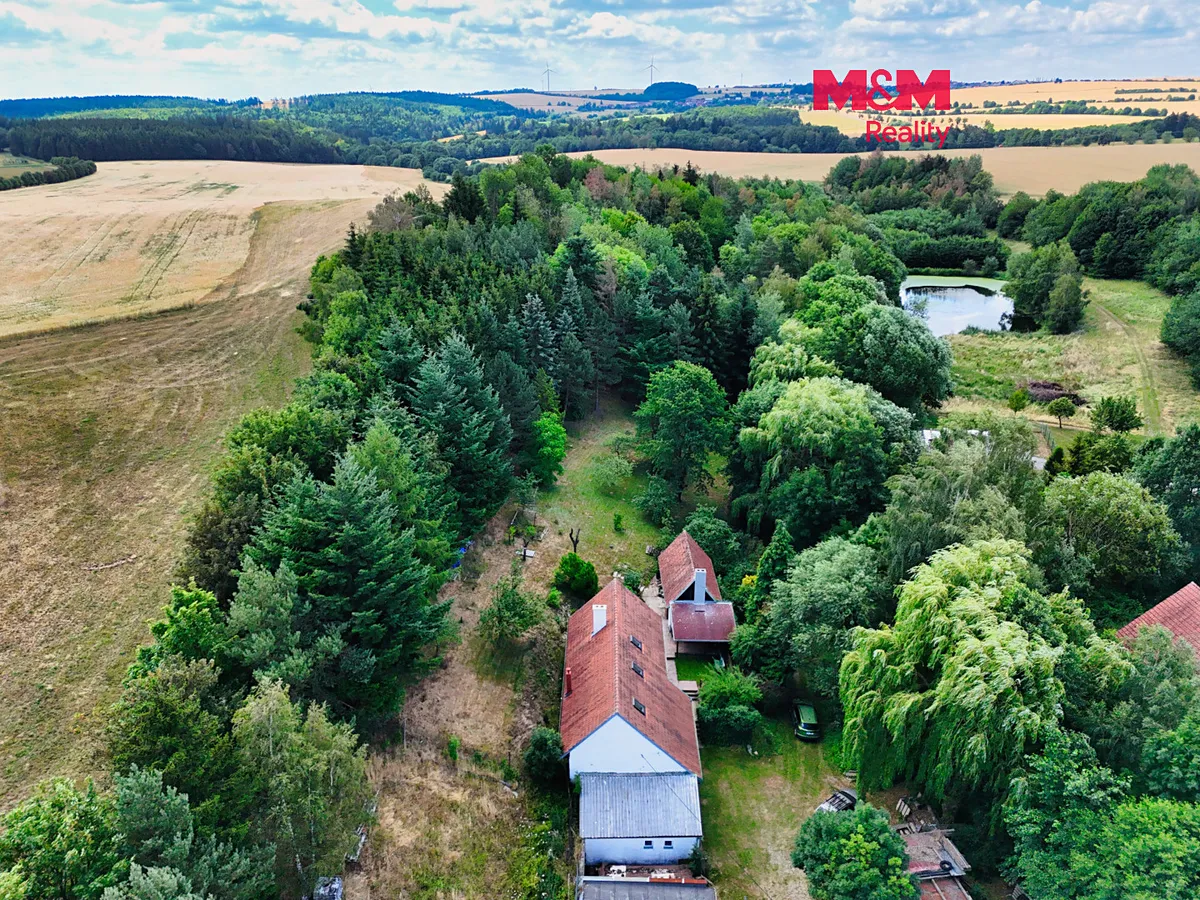 Prodej rodinného domu 172 m², pozemek 1928 m²